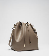 Beuteltasche taupe side