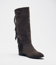 grauer Fransenstiefel