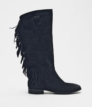 schwarzer Fransenstiefel