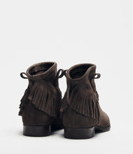 Fransenstiefelette grau back