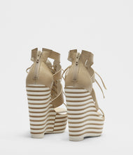 Keilsandalette beige back