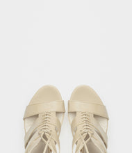 Keilsandalette beige top