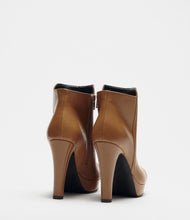 Plateau Stiefelette hellbraun back