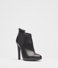 high heel stiefeletten schwarz front