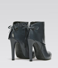 Blaue High Heel Stiefelette Sofia feminin