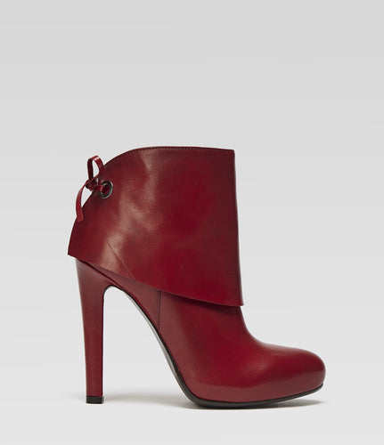 Rote High Heel Stiefelette Sofia schön