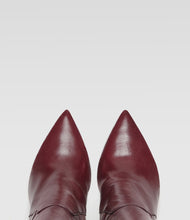 Bordeaux Langschaftstiefel Clara spitz