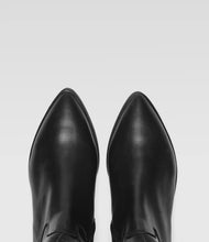 Schwarzer Overkneestiefel Lou schön
