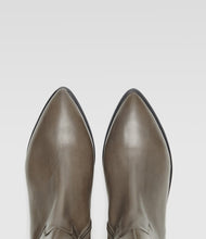 Taupe Overkneestiefel Lou schön