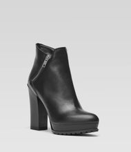 Schwarze Plateau Stiefelette Emma schön