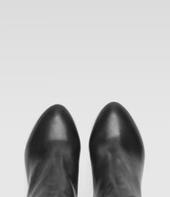 Schwarze Plateau Stiefelette Emma modern