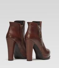 Braune Plateau Stiefelette Zoe zeitlos