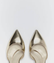 pumps spitz elegant fashion style gold