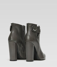 Graue Spitze Stiefelette Marta klassisch