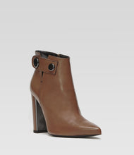 Braune Spitze Stiefelette Marta modern